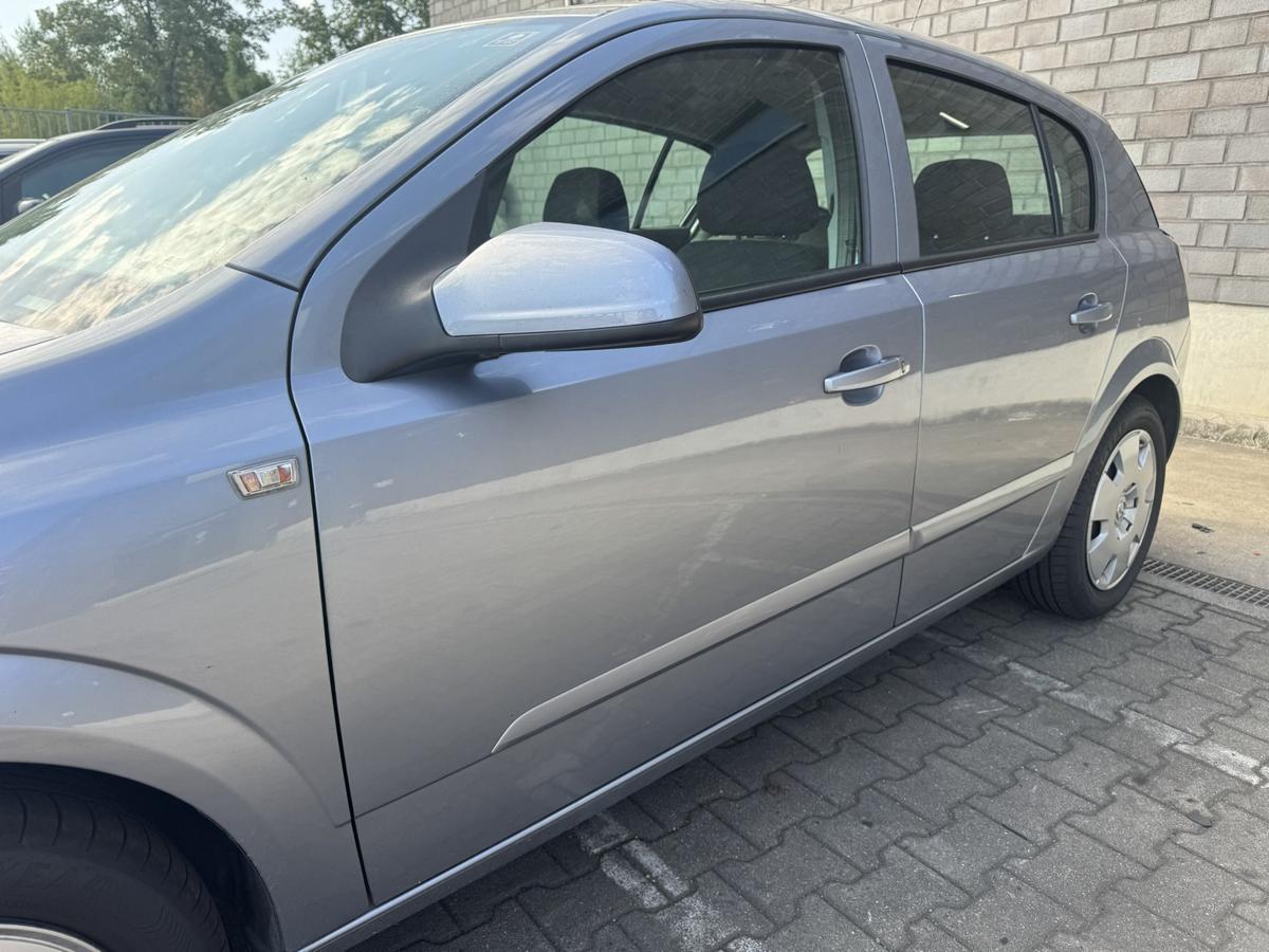 Opel Astra H original T&uuml;r vorn links Z163 Lichtsilber Stecker Kabelbaum eckig Rohbau Bj.2006